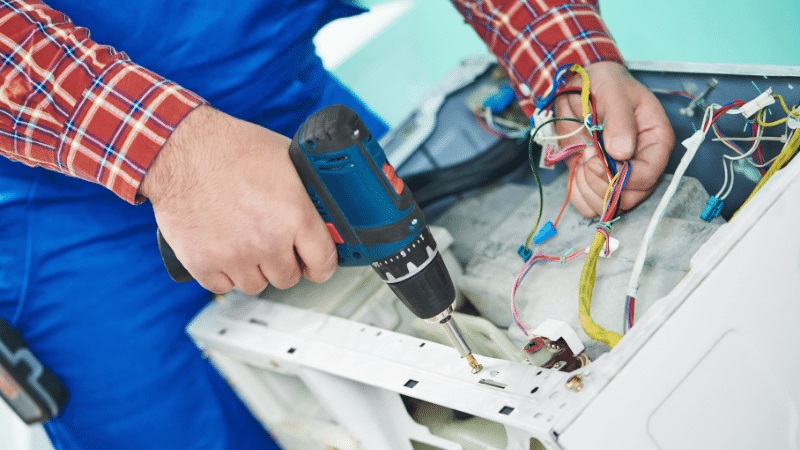 Sapanca Mitsubishi Mitsubishi çamaşır makinesi kart tamiri – Su almama arızası orijinal parça ile giderildi. - Teknik servis örneği